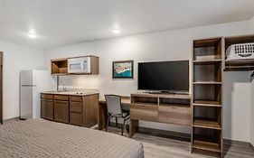 Woodspring Suites Novi Farmington